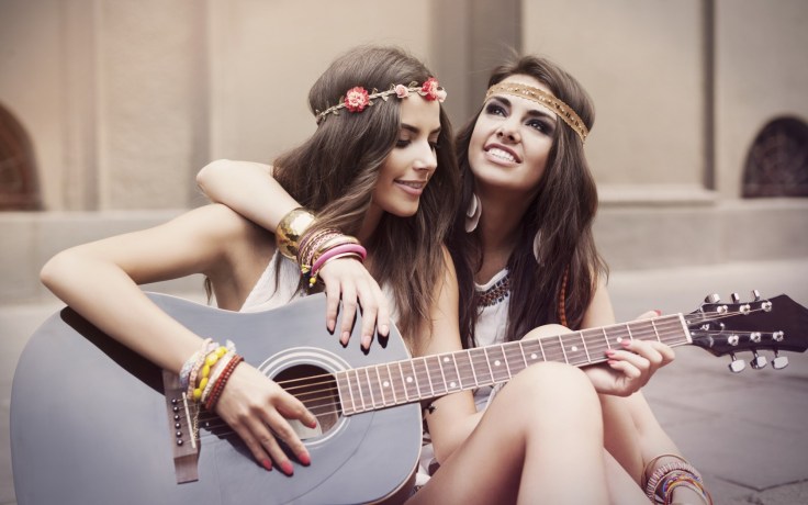 girls-girlfriends-friendship-smile-guitar-mood-hd-wallpaper